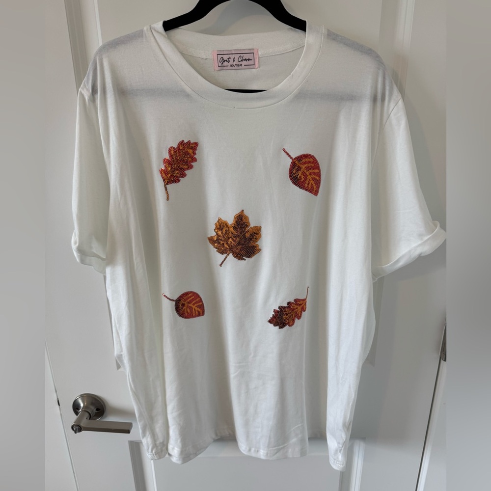 White Short Sleeve Tee with Leaf Design